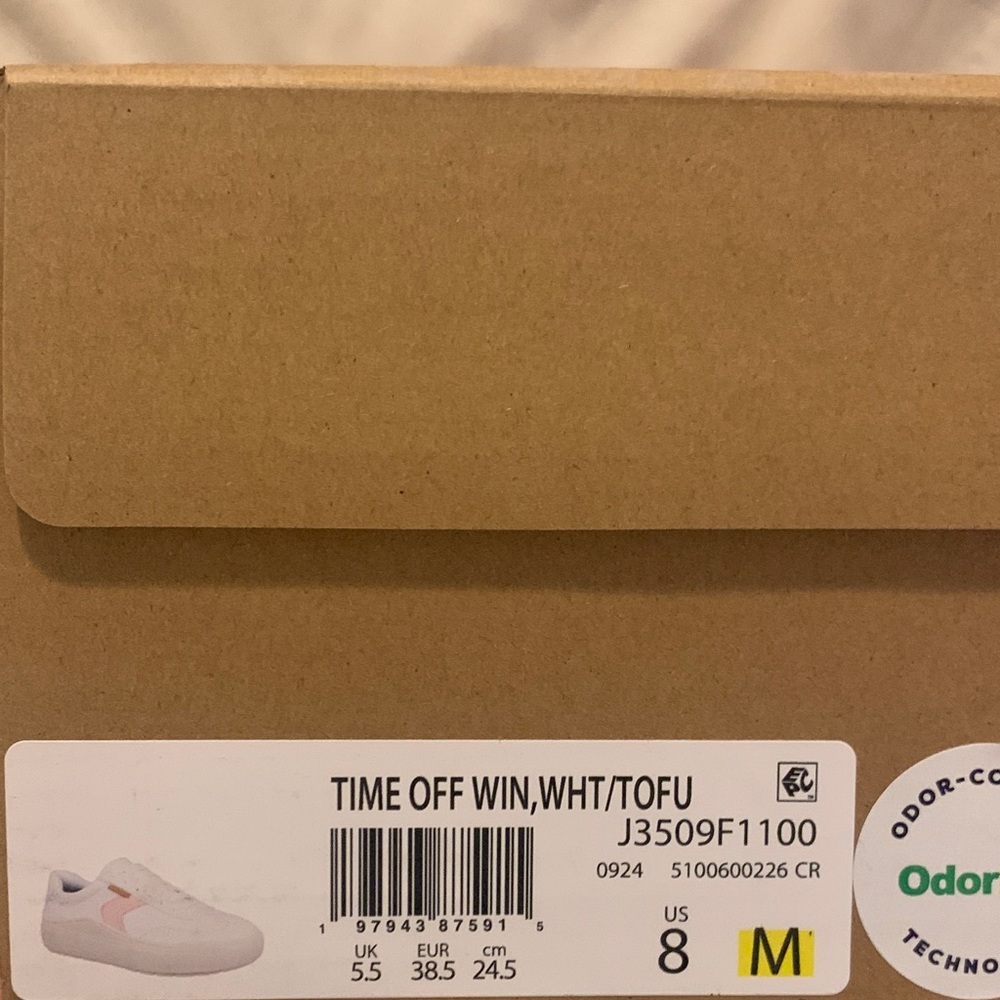 Dr. Scholl's Time Off Win Sneakers in White Tofu - Picture 5 of 5